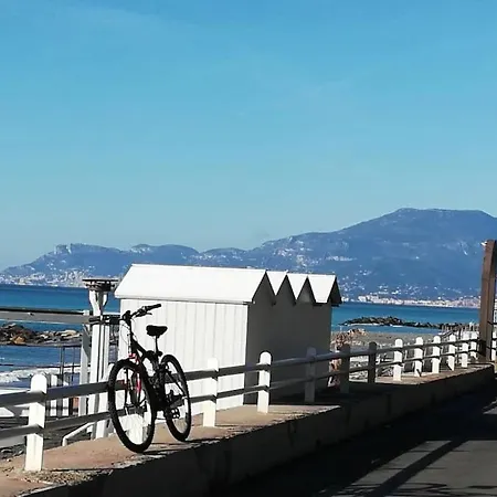 Le Jardin De La Mer, Plage, Jardin, Parking , Velos * Villeneuve-Loubet